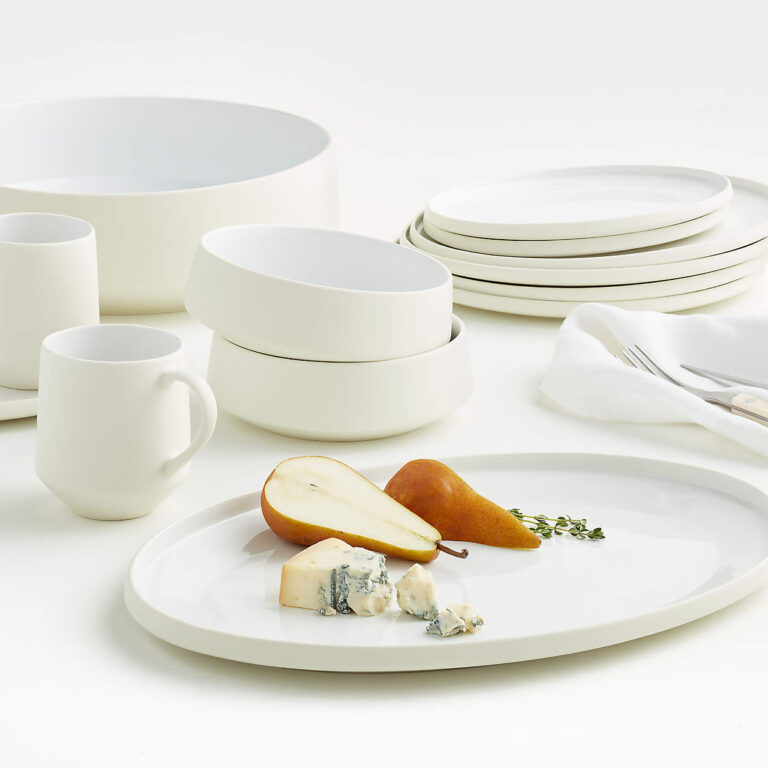 Tour White Porcelain 16-Piece Dinnerware Set